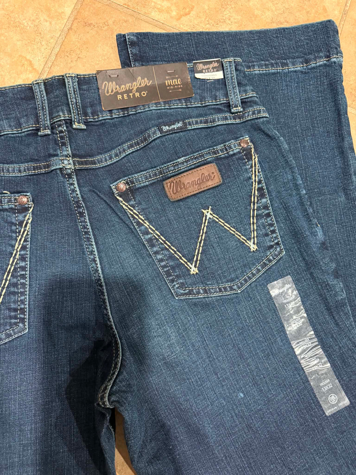 Wrangler Retro Mae Mid-Rise Jeans